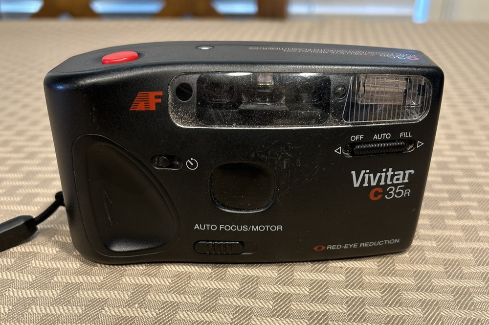 Vivitar C35R 35mm Point & Shoot Film Camera (Tested & Working) Red-eye Reduction